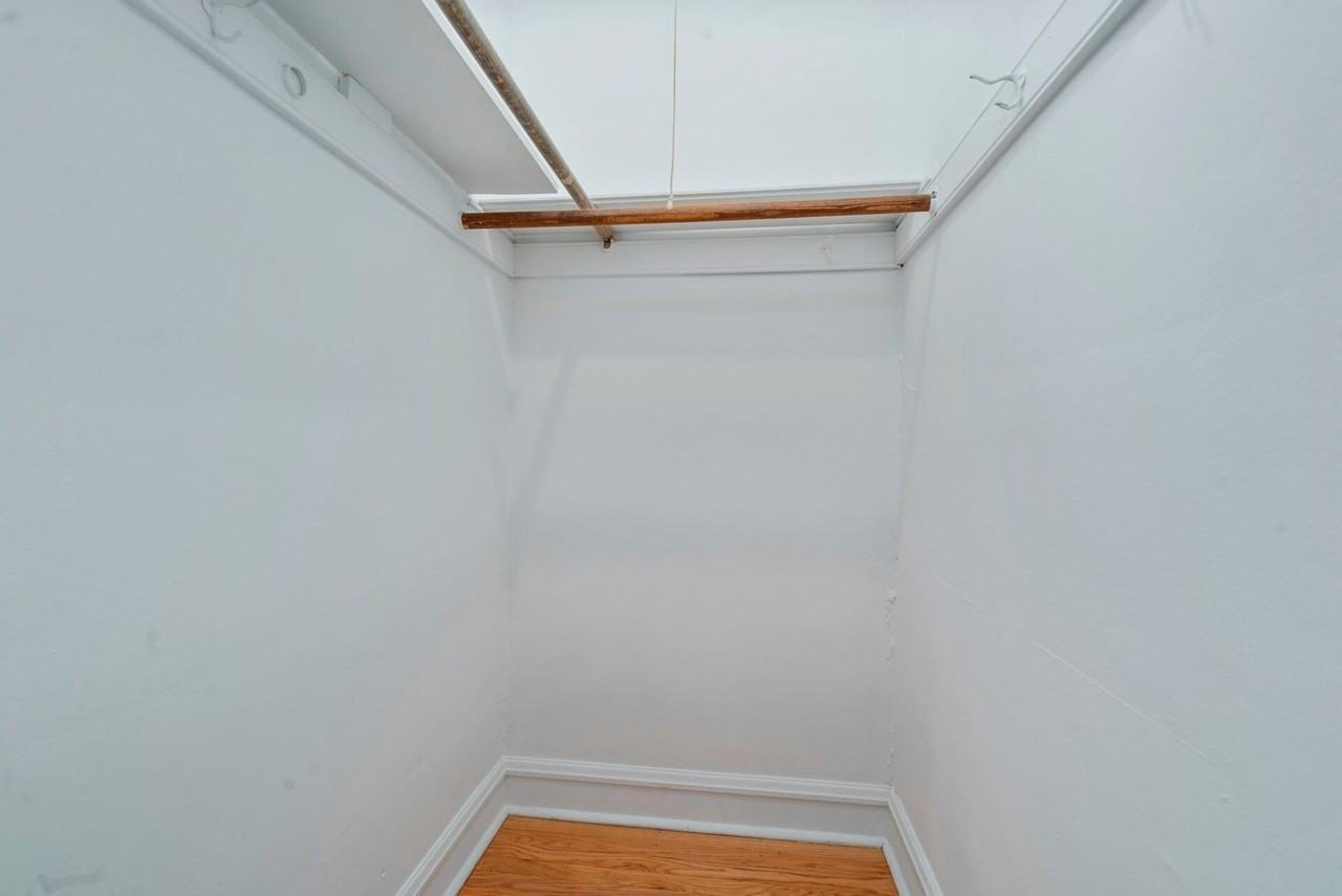 530-532 Hillside Apartments - Photo 3 of 31