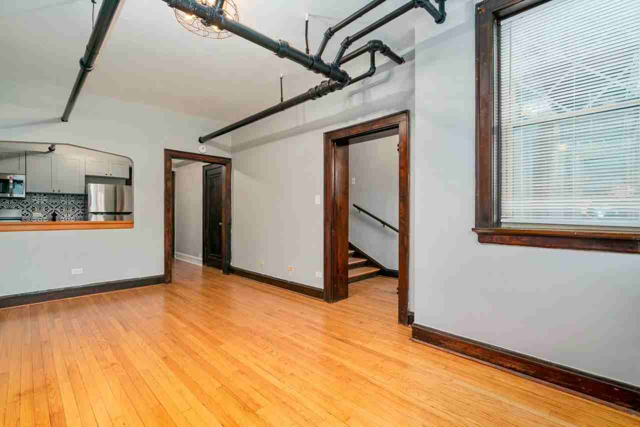 530-532 Hillside Apartments - Photo 3 of 12