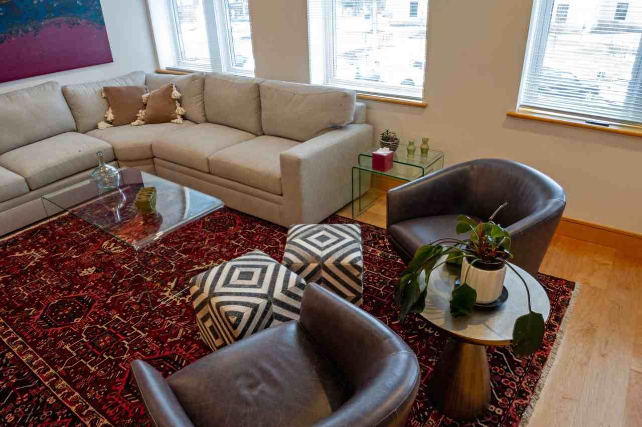 118 N Walnut St - Photo 4 of 37