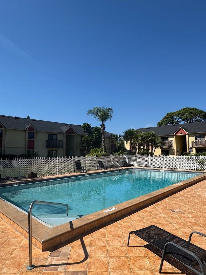 2160 Forest Knoll Dr Ne #102 - Photo 2 of 17