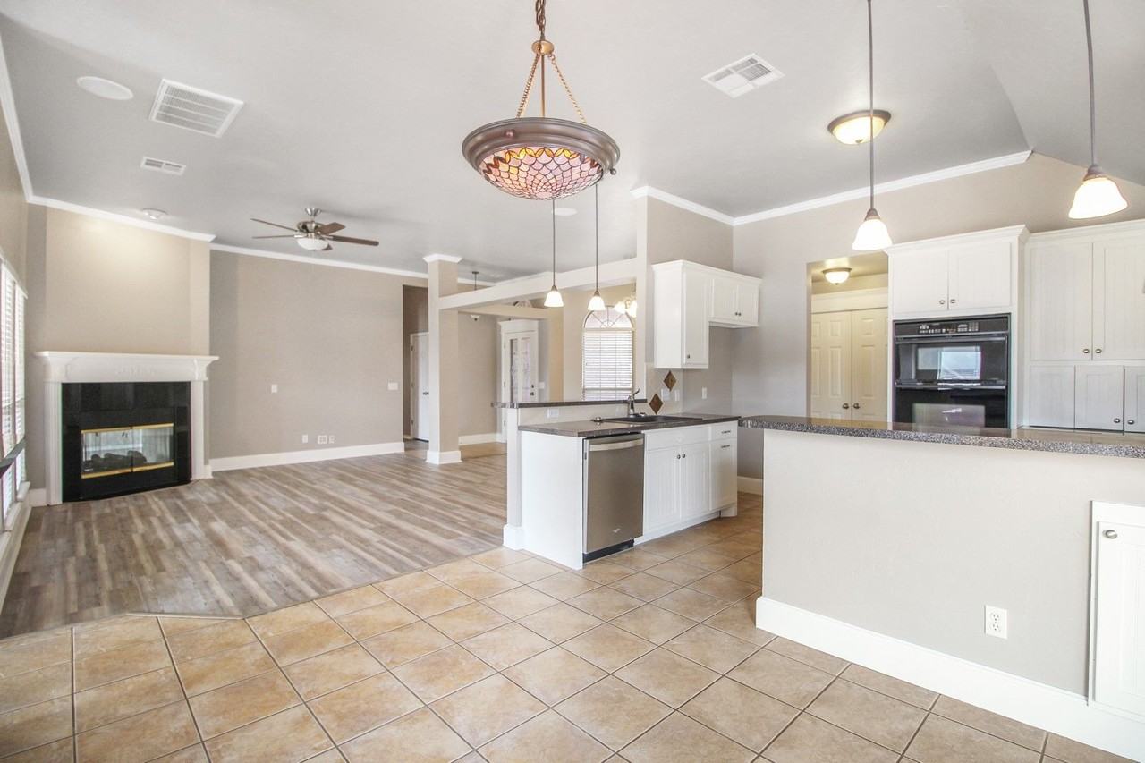 16016 Promontory Rd - Photo 2 of 16