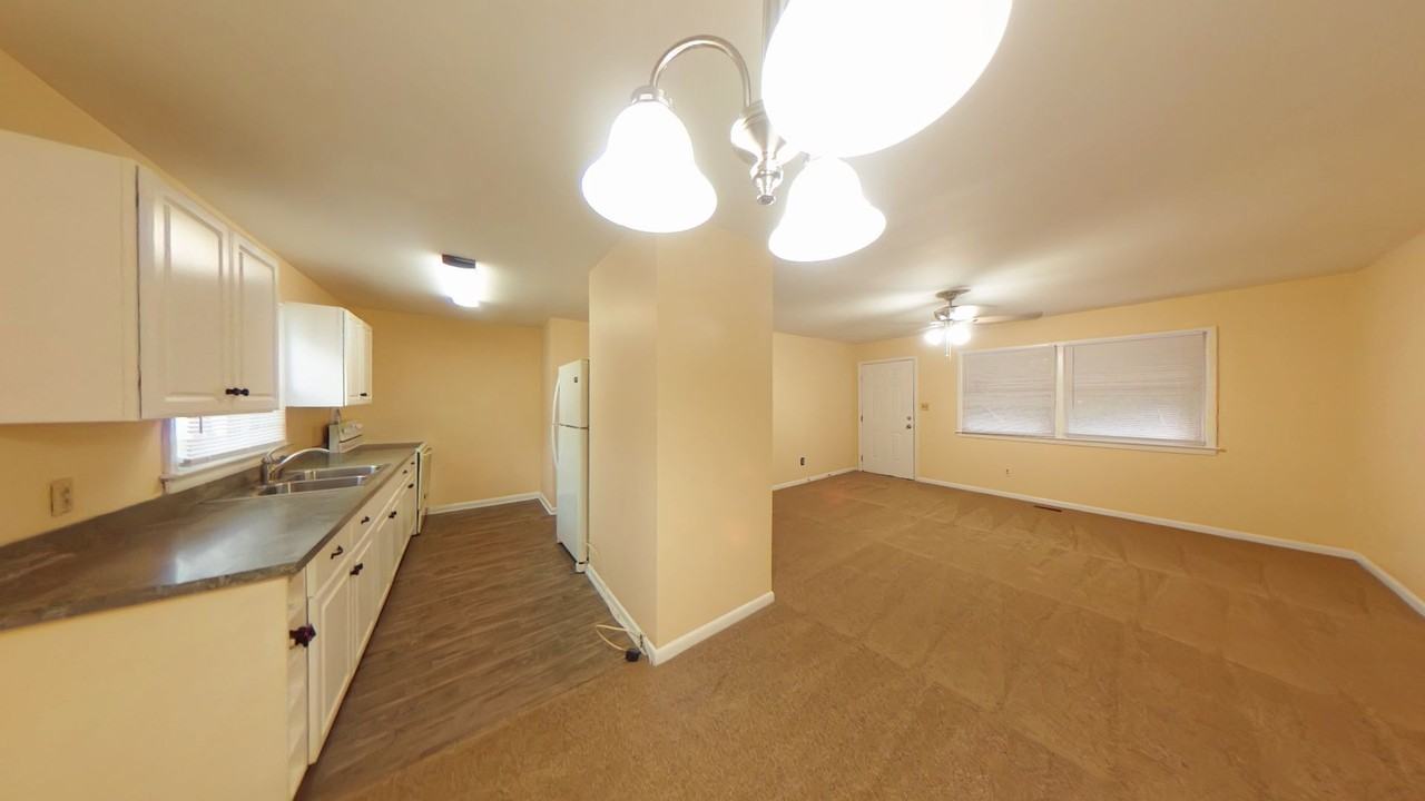 1010 72nd St - Photo 3 of 9