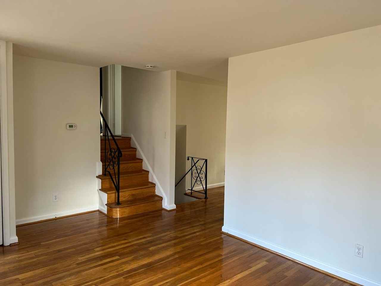 11211 Landy Ct - Photo 2 of 32