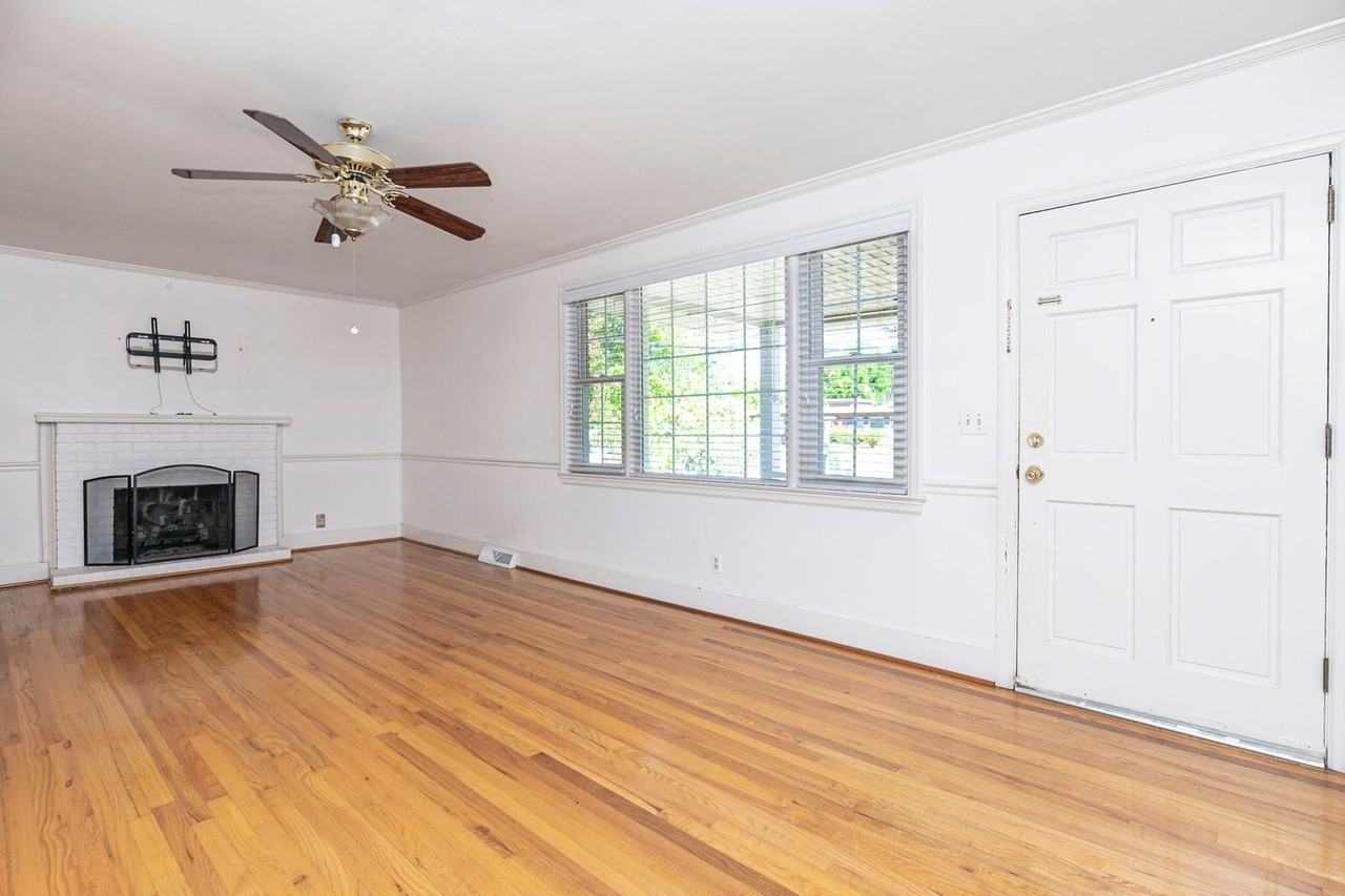 941 Evergreen Ave - Photo 6 of 50