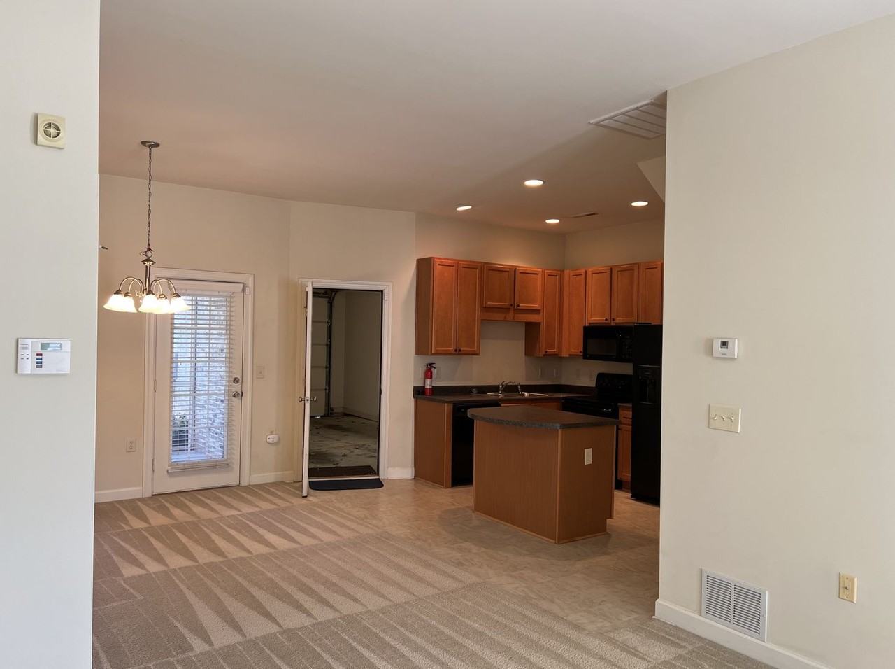 354 Summergate Dr - Photo 2 of 18