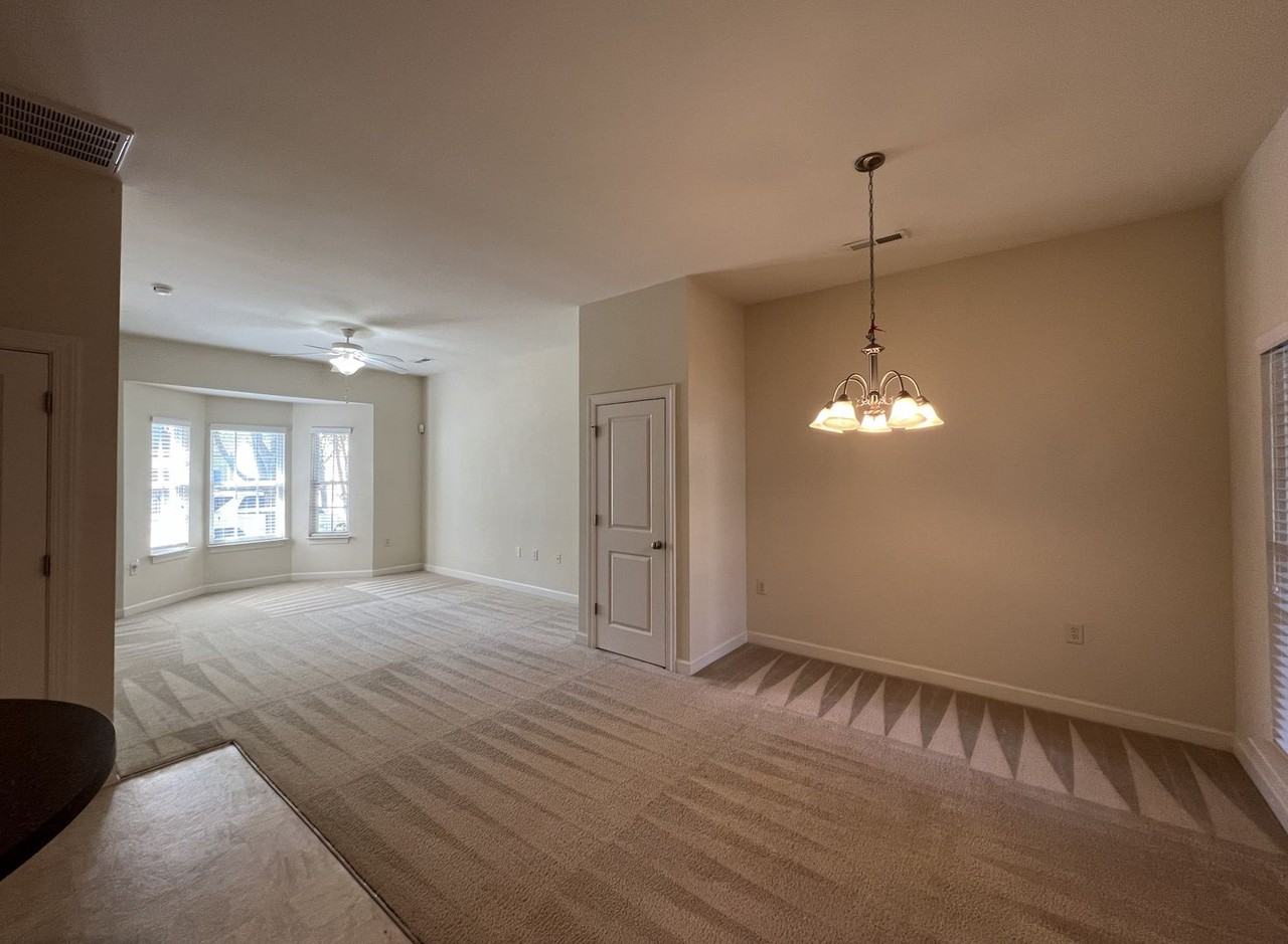 354 Summergate Dr - Photo 4 of 18