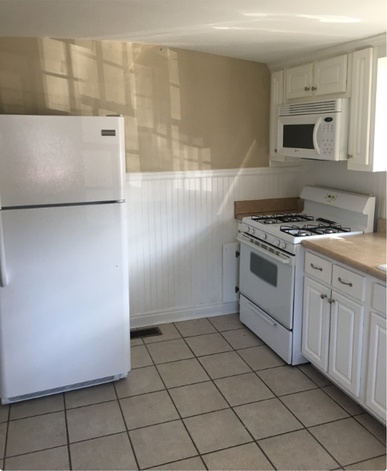 1127 Park St - Photo 4 of 9