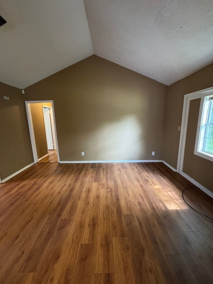 6108 Provost Ave - Photo 6 of 13