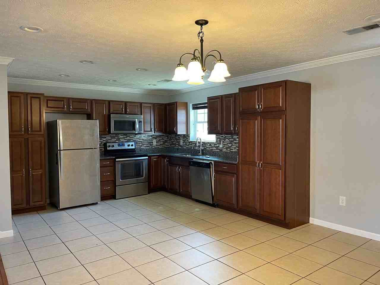 411 Cornus Ave - Photo 3 of 14