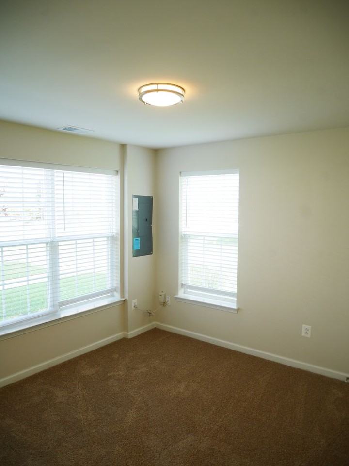 12901 Brickyard Blvd - Photo 3 of 38