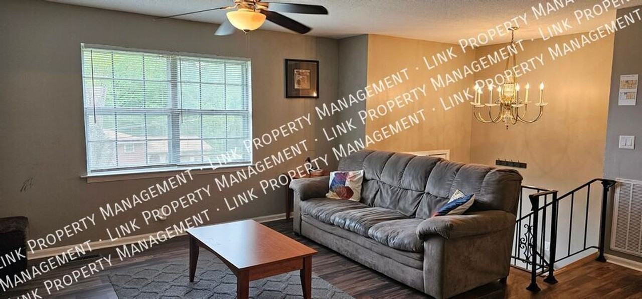 2433 Meade Cir - Photo 2 of 32
