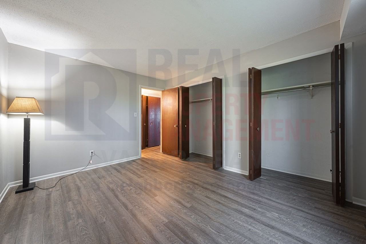 10760 Ravenna Rd - Photo 2 of 26