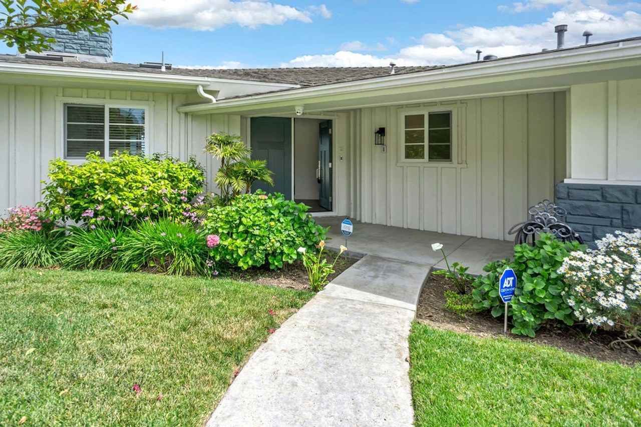 5827 La Jolla Mesa Dr - Photo 3 of 48