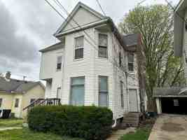 featured image of 909 W Taylor St
