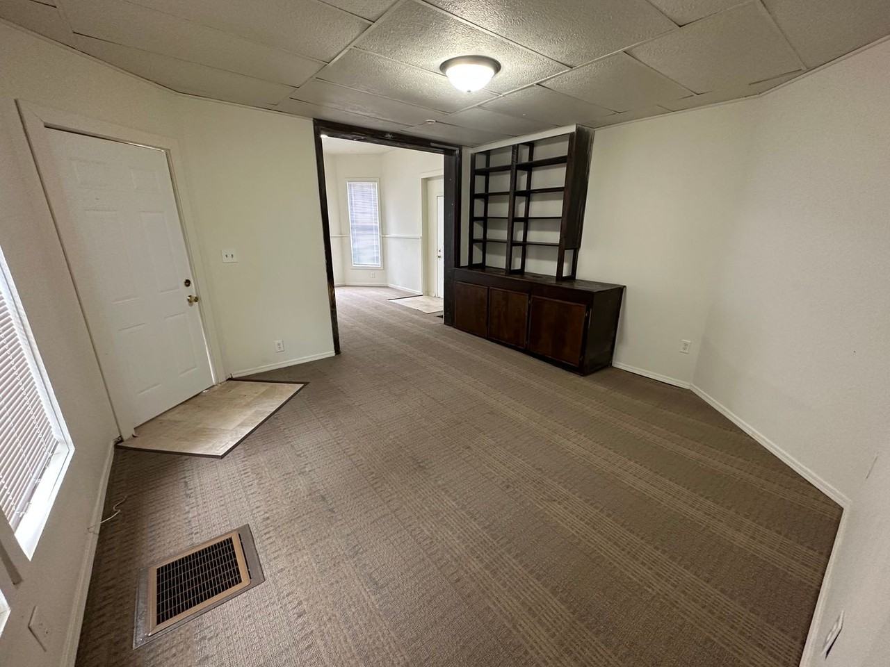 909 W Taylor St - Photo 3 of 10