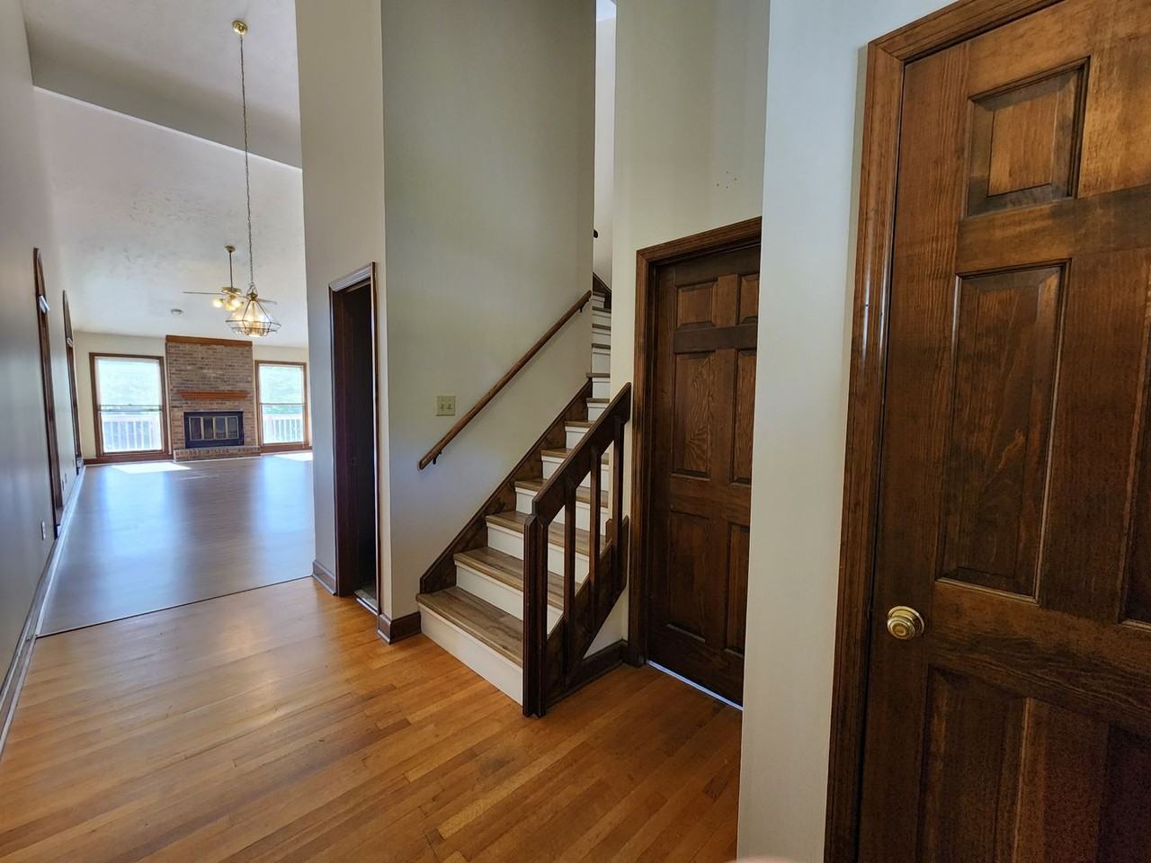 449 Lands End Rd - Photo 5 of 15
