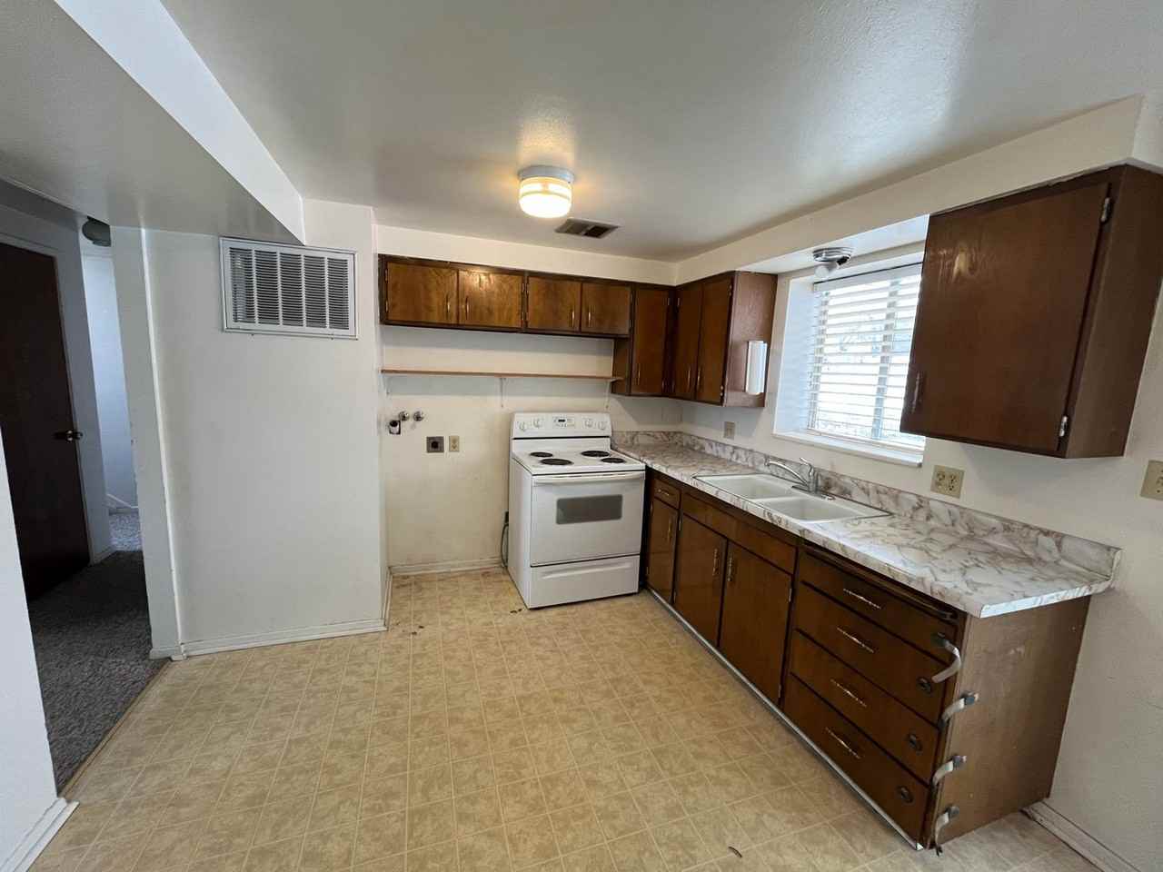 797 W 1200 N - Photo 2 of 8