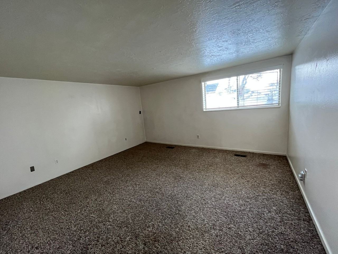 797 W 1200 N - Photo 3 of 8