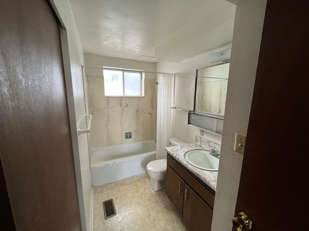 797 W 1200 N - Photo 4 of 8