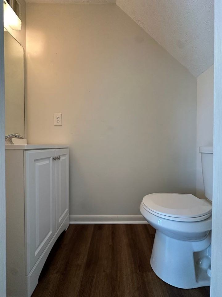 327 Georgetowne Ct - Photo 7 of 16
