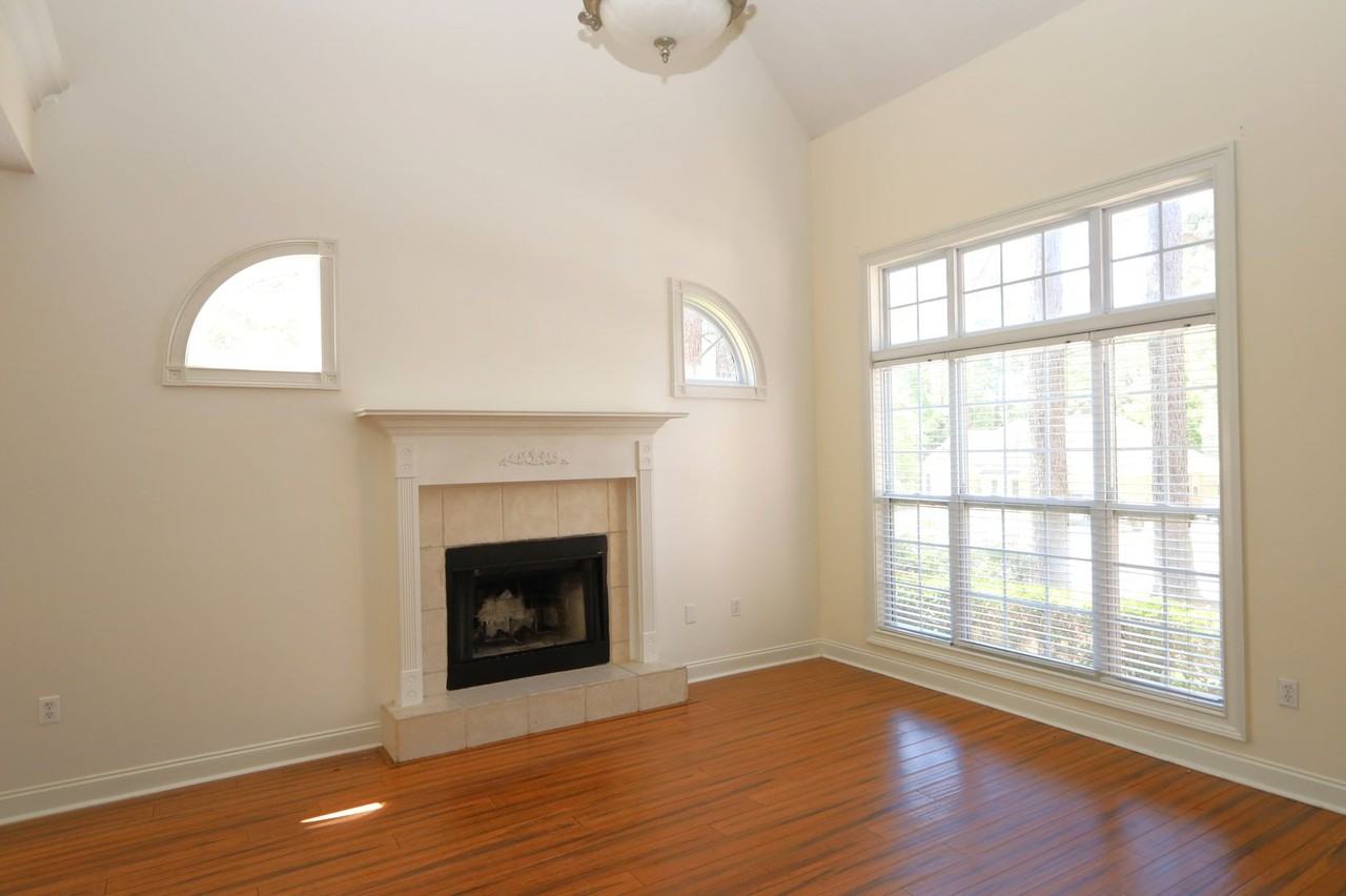 4470 Plantation Crest Rd - Photo 3 of 14