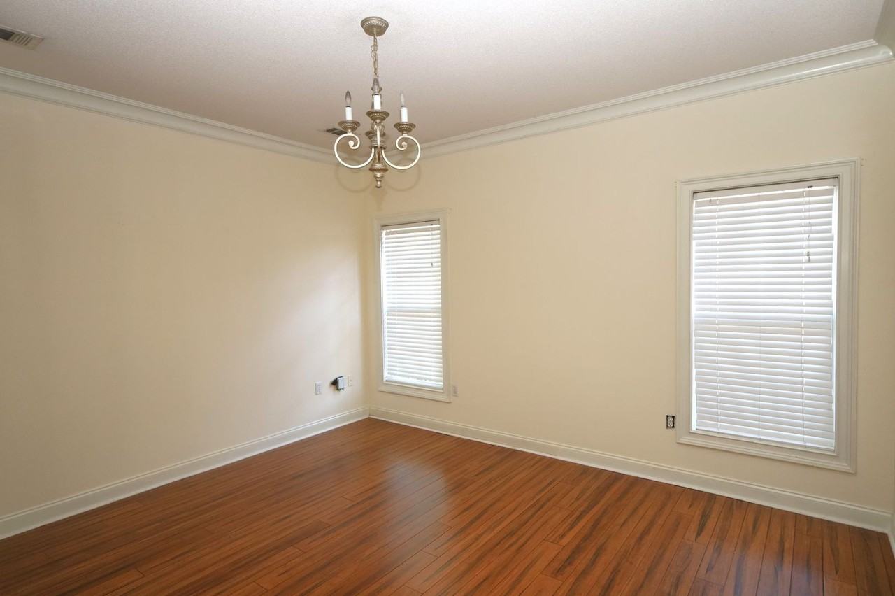 4470 Plantation Crest Rd - Photo 7 of 14