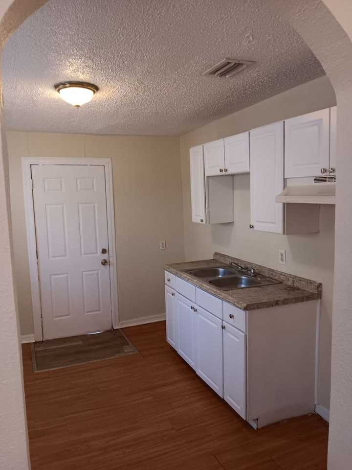 3220 6th Ave S - Photo 2 of 13