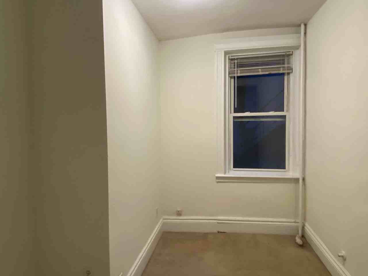 4 Camelot Court - Photo 3 of 32