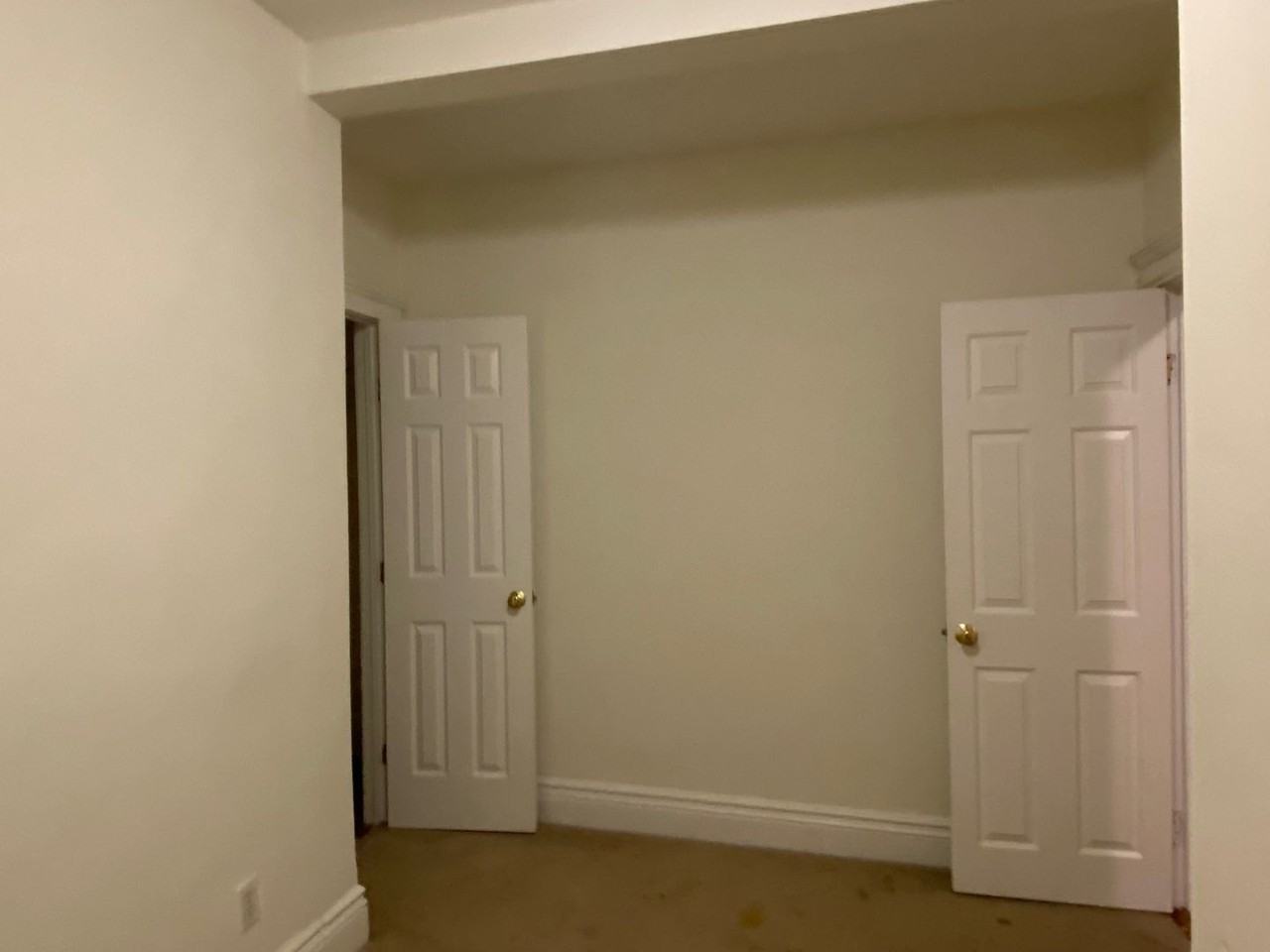 4 Camelot Court - Photo 5 of 32