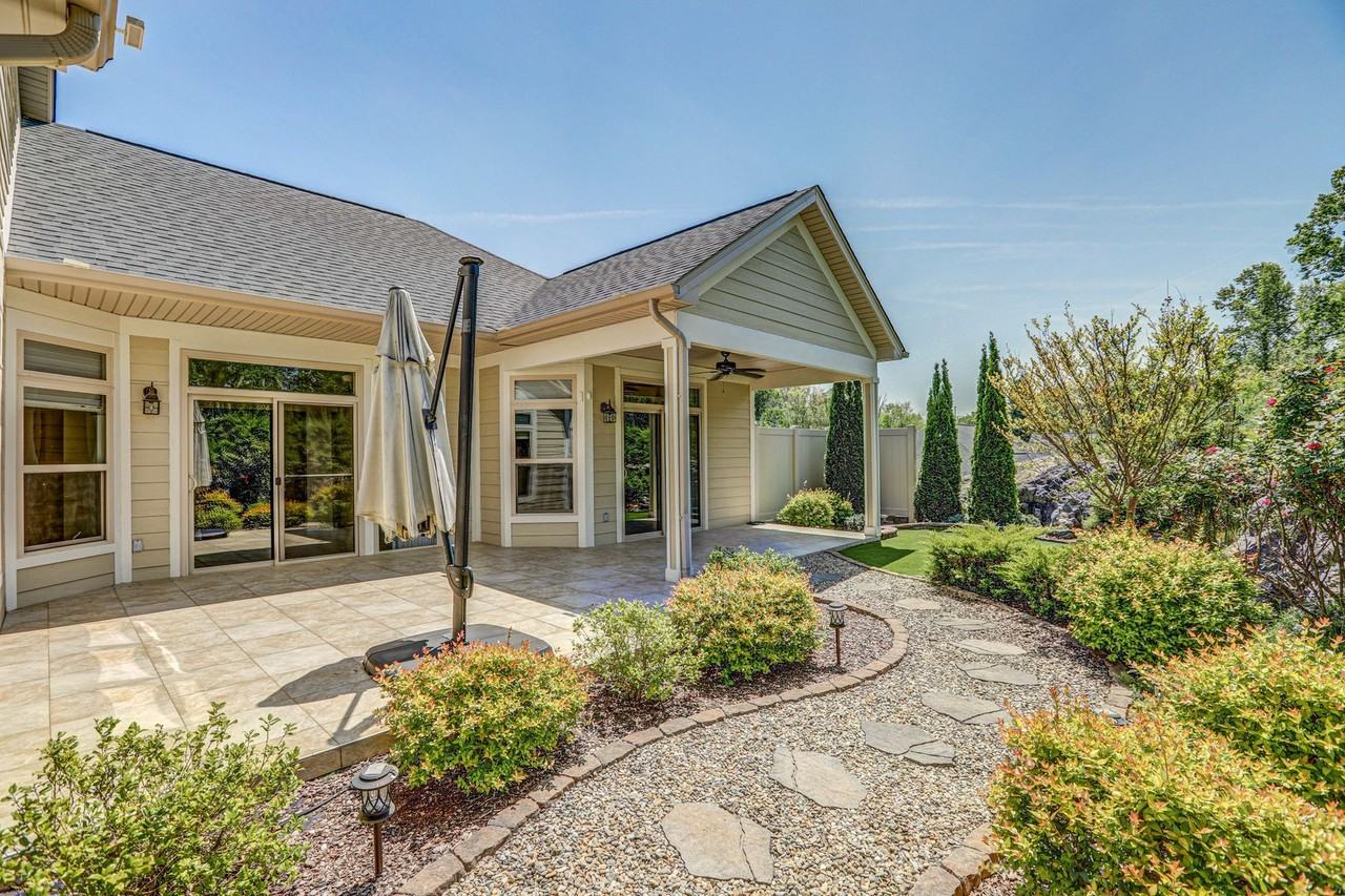 1434 Hatterdale Farm Rd - Photo 2 of 39