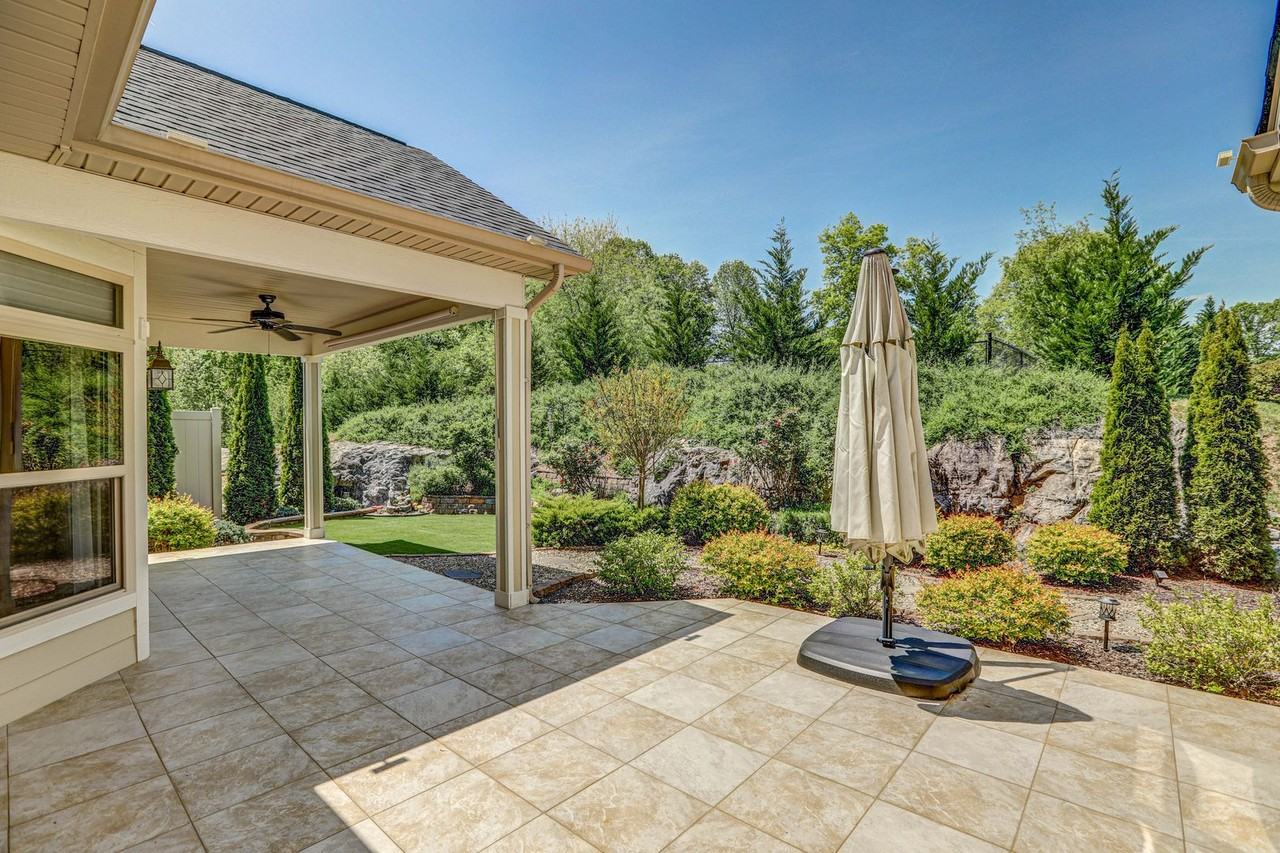 1434 Hatterdale Farm Rd - Photo 5 of 39