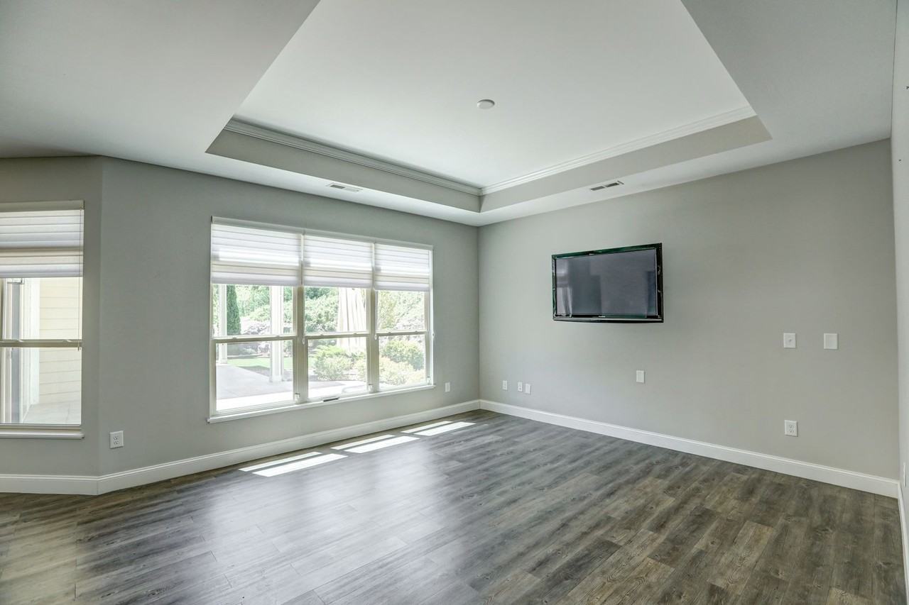 1434 Hatterdale Farm Rd - Photo 7 of 39