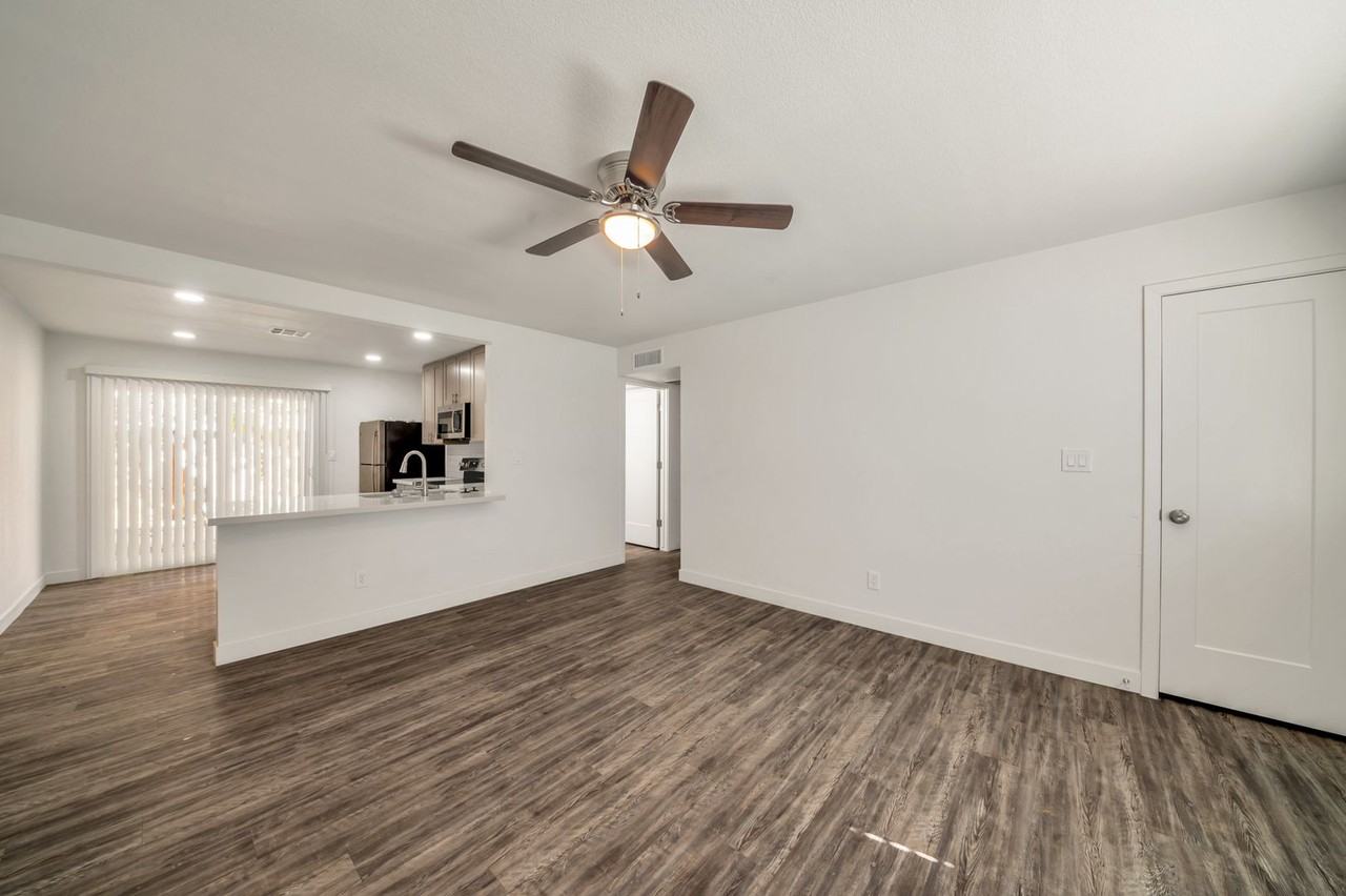 The Lowe located in the heart of Mesa! - Photo 4 of 32
