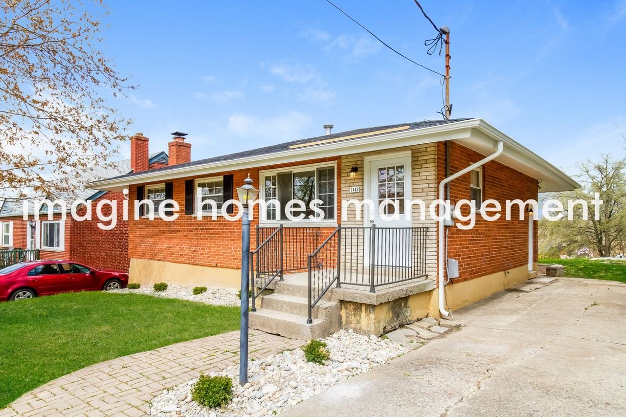 1482 Verdale Dr - Photo 3 of 20