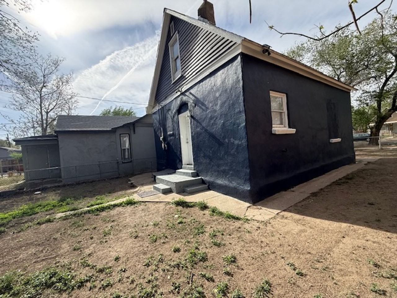 716 East 2nd Street - Photo 2 of 16