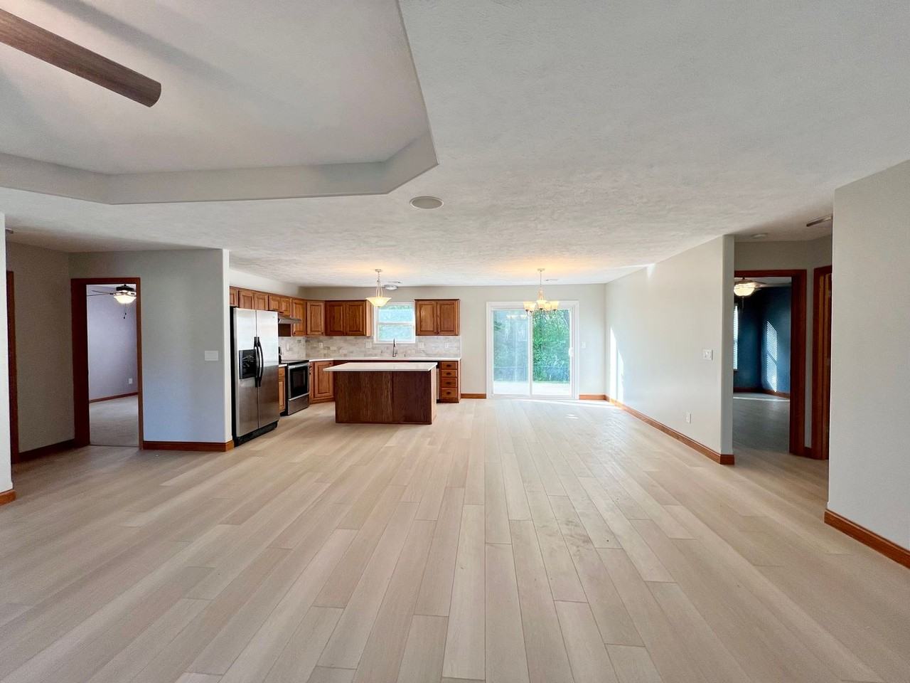 305 Stone Dr - Photo 2 of 9