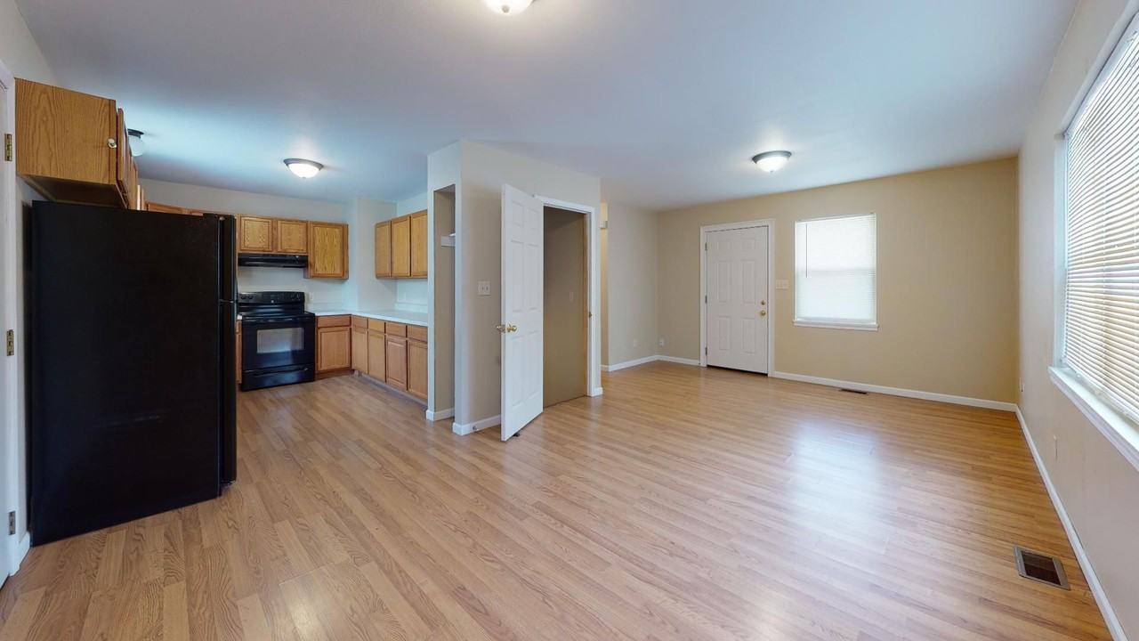 1715 Stone St - Photo 4 of 17