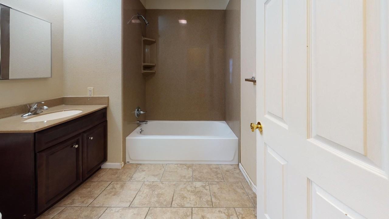 1715 Stone St - Photo 7 of 17