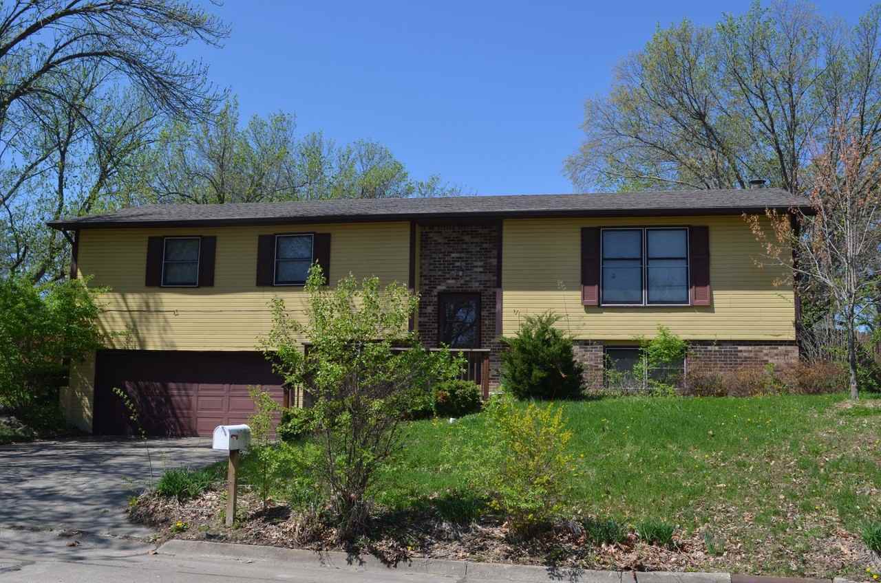 3001 Melody Ln - Photo 2 of 26