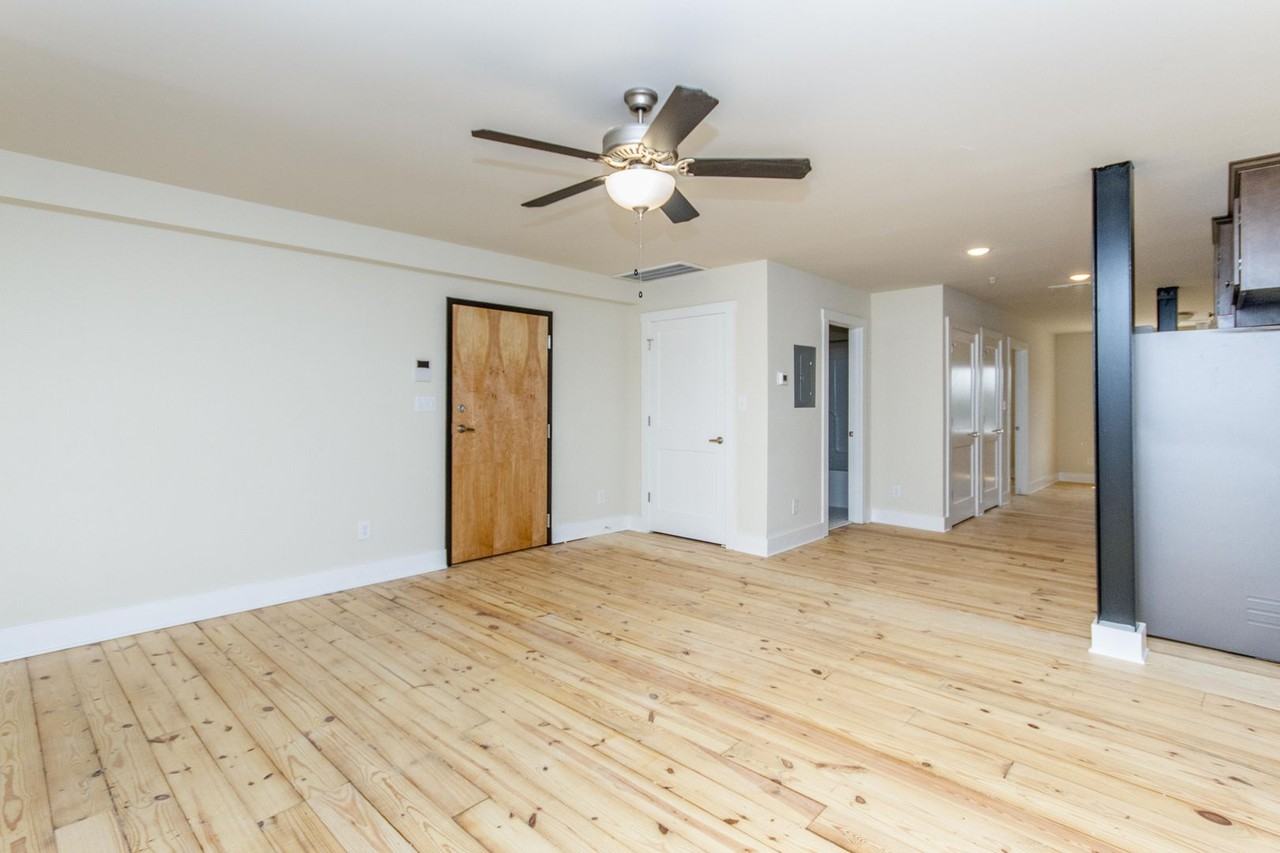 106 N Main St - Photo 2 of 12