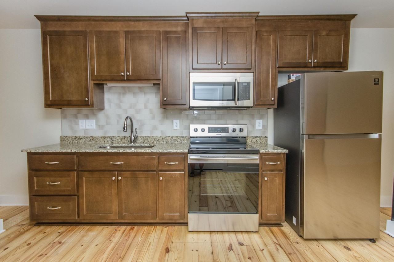 106 N Main St - Photo 5 of 12