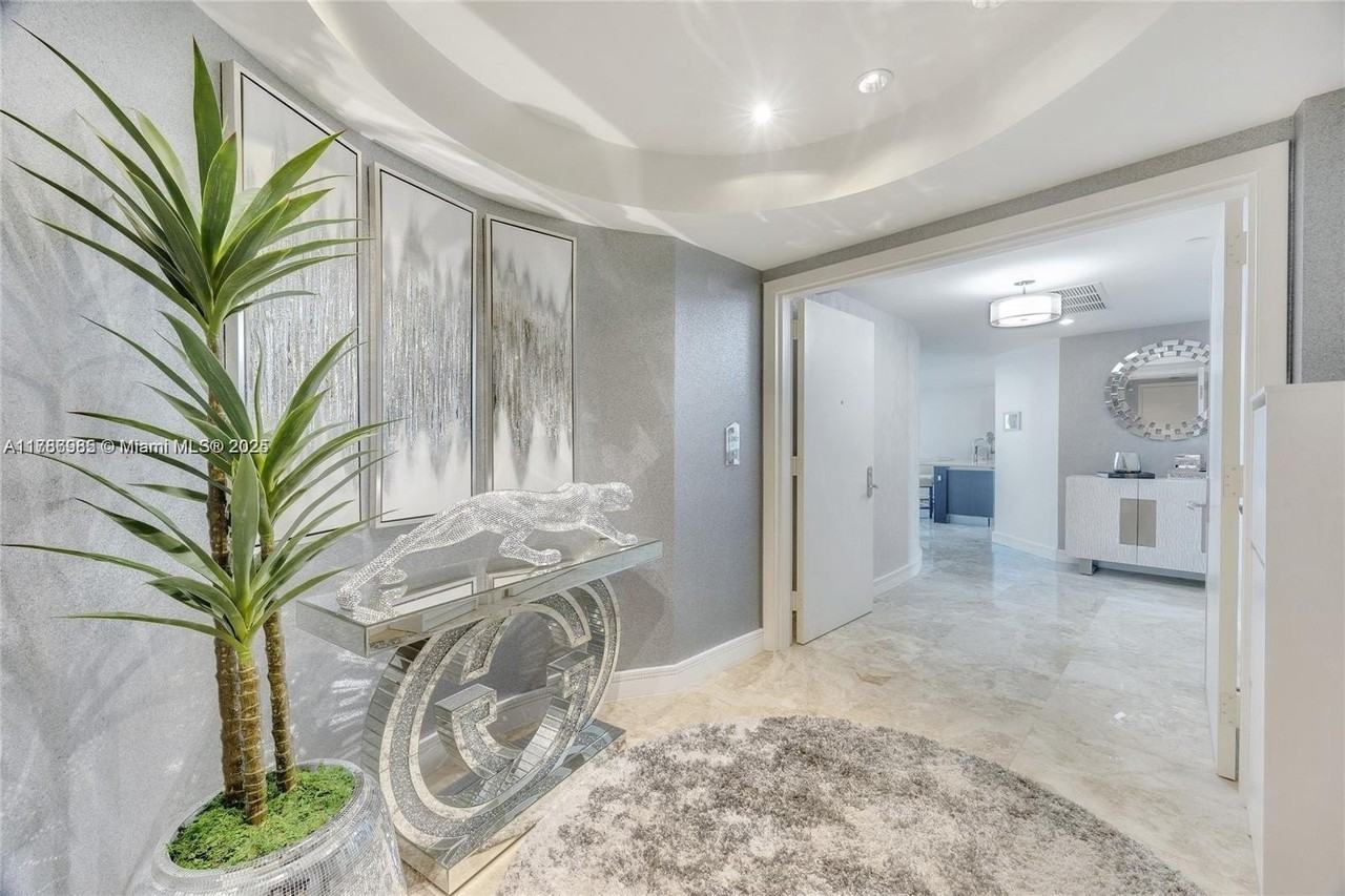 17001 Collins Ave #2401 - Photo 3 of 23