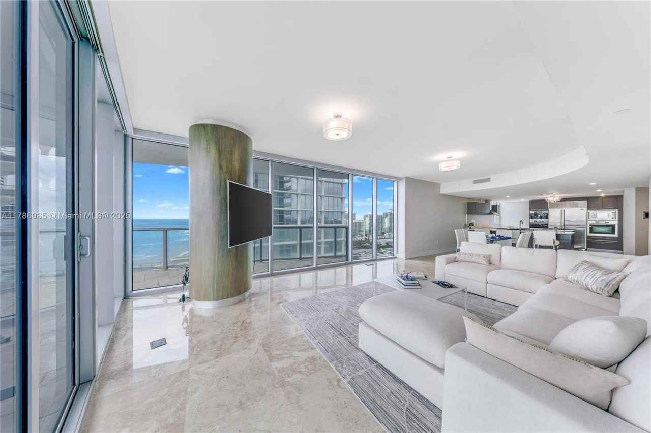 17001 Collins Ave #2401 - Photo 7 of 23