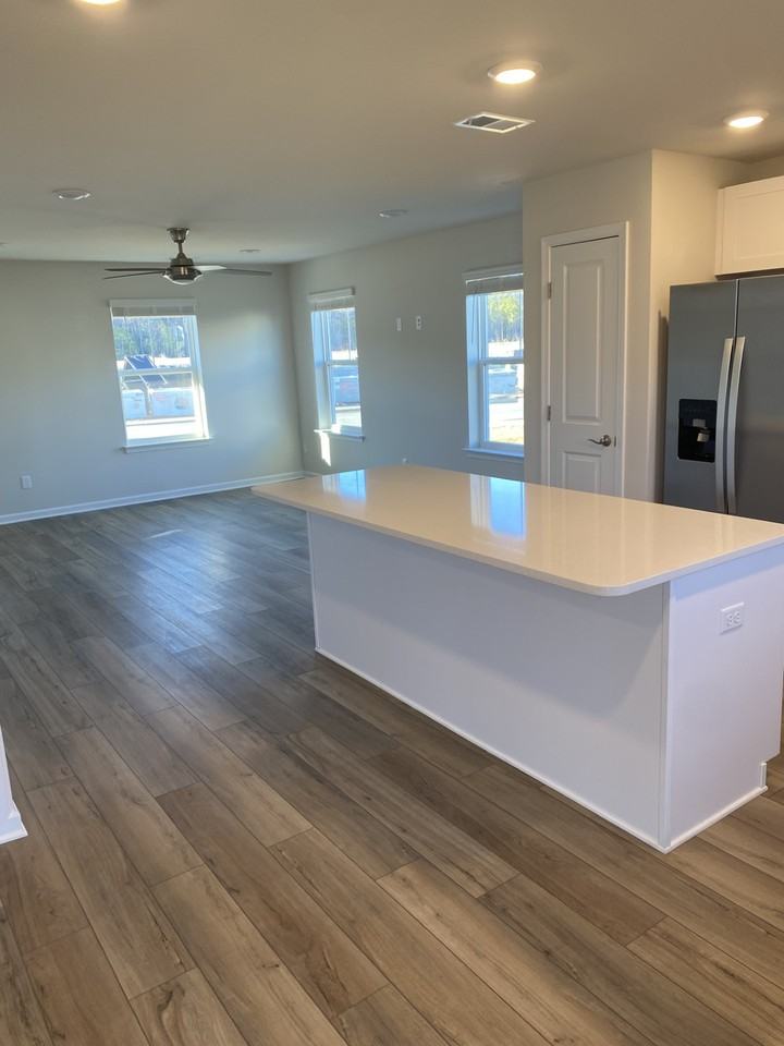 605 R Stevenson Way - Photo 2 of 10