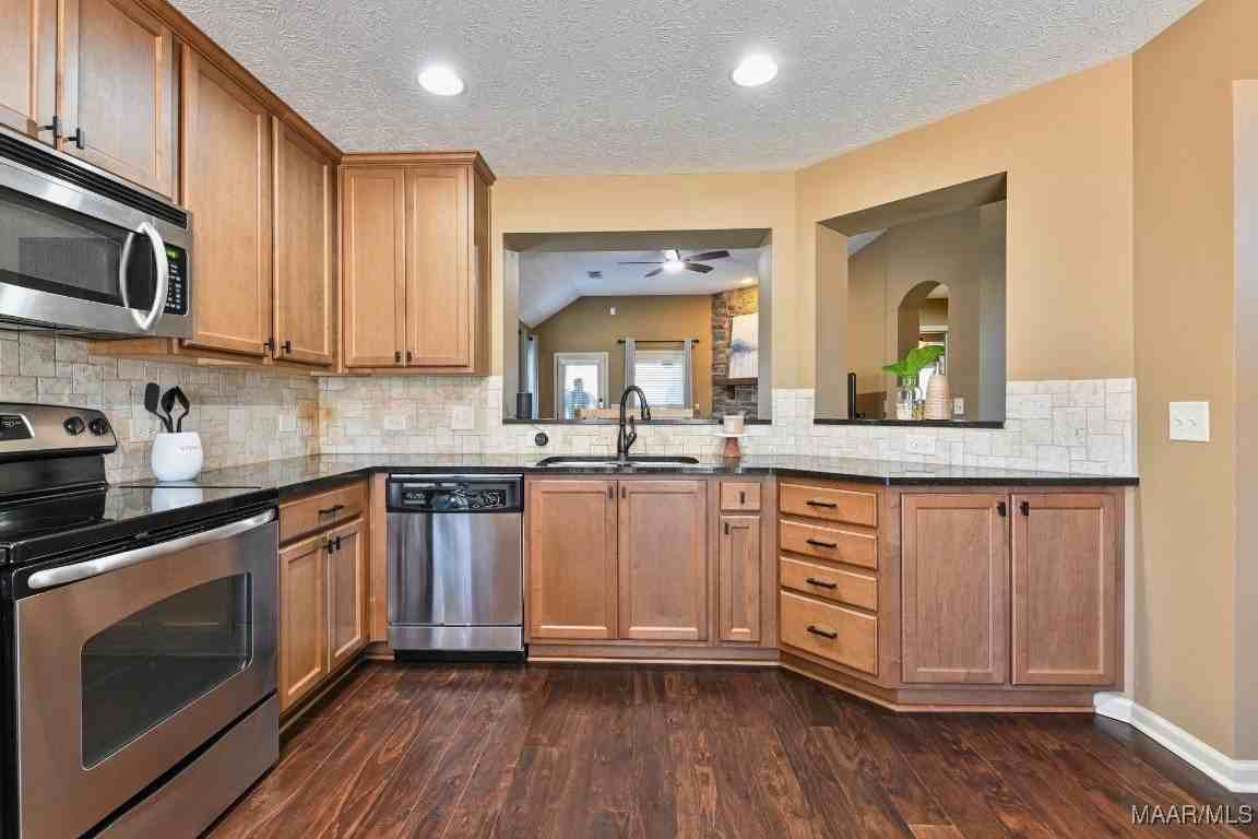 8912 Saw Tooth Loop - Photo 2 of 32