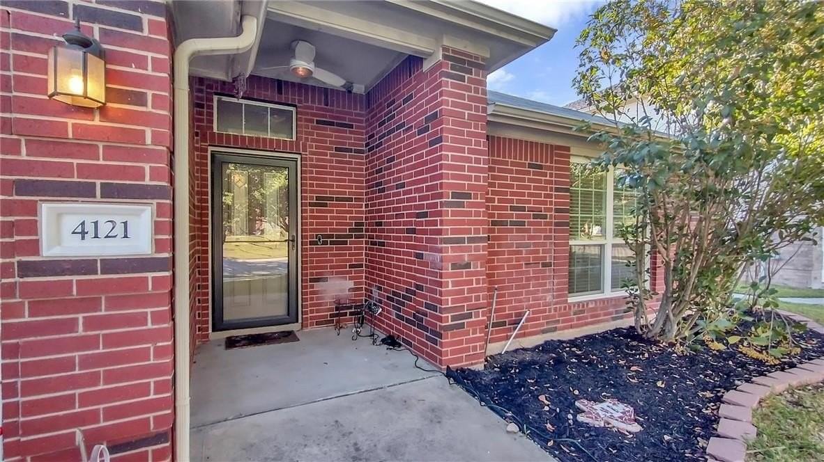 4121 Lake Edge Way - Photo 5 of 40