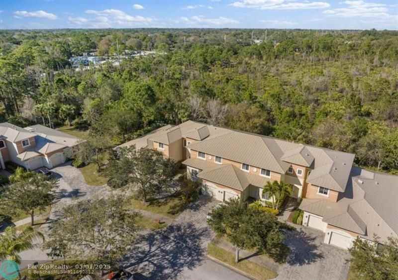 2565 Stockbridge Sq Sw - Photo 2 of 34