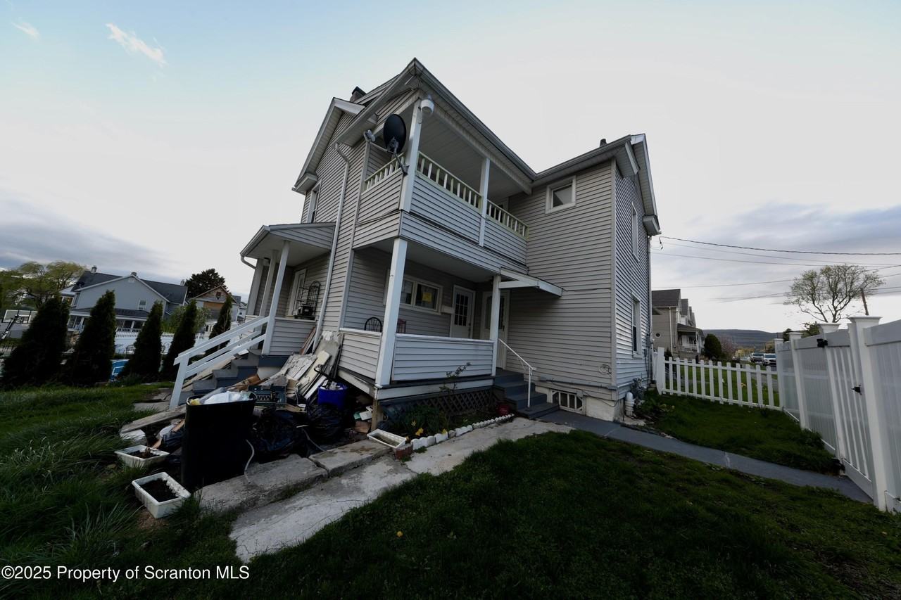 1423 Euclid Ave - Photo 4 of 22