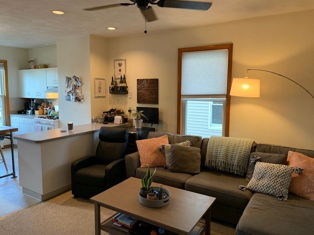 107 Union St - Photo 6 of 12