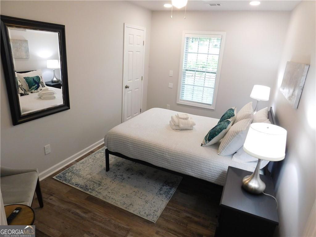 213 Claire Dr Se - Photo 7 of 17